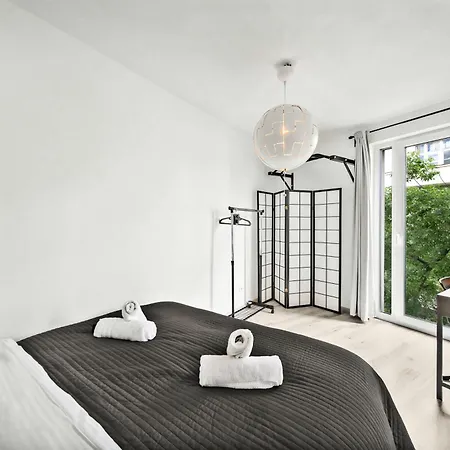 Apartment Stylish Flat - Balcony & Private Parking Bratislava