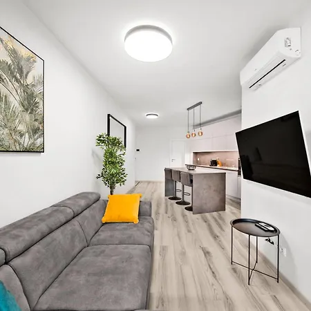 Stylish Flat - Balcony & Private Parking Bratislava
