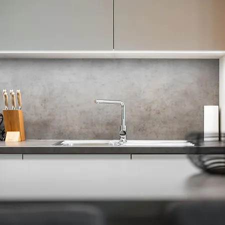 Stylish Flat - Balcony & Private Parking